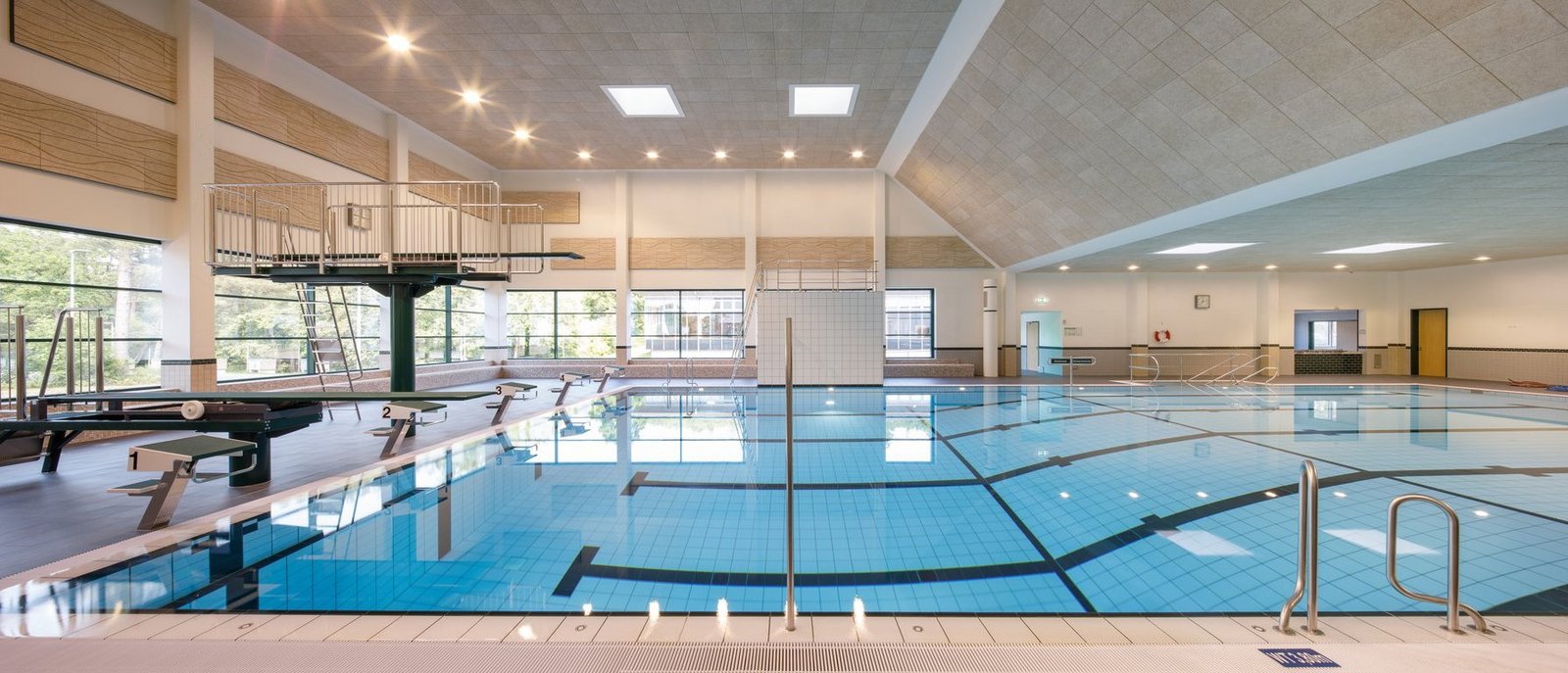 Marineunteroffizierschule Plön, Rettungsübungshalle. Schwimmbecken. 