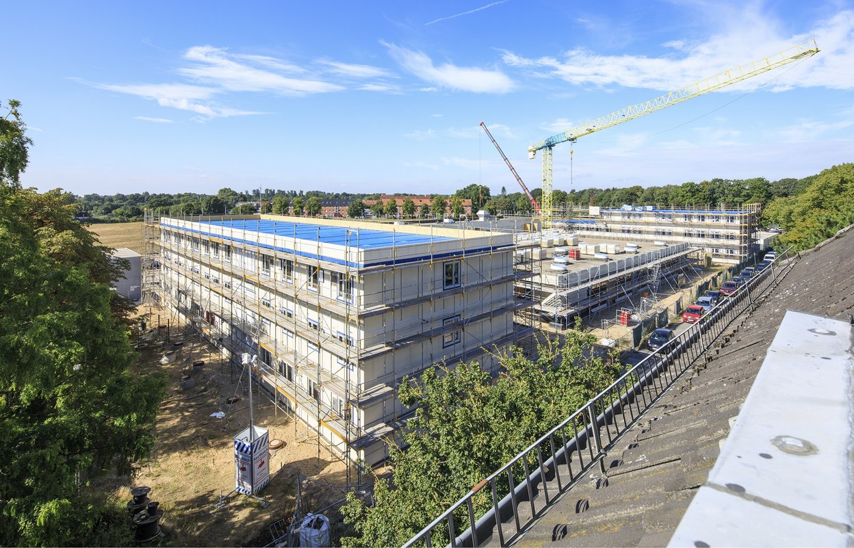Sicht auf das neue Schutz- und Isolationshaus vom LaZuF Neumünster.