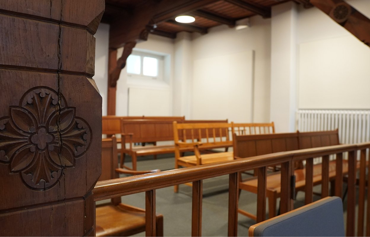 Publikumsbereich im Schwurgerichtssaal.