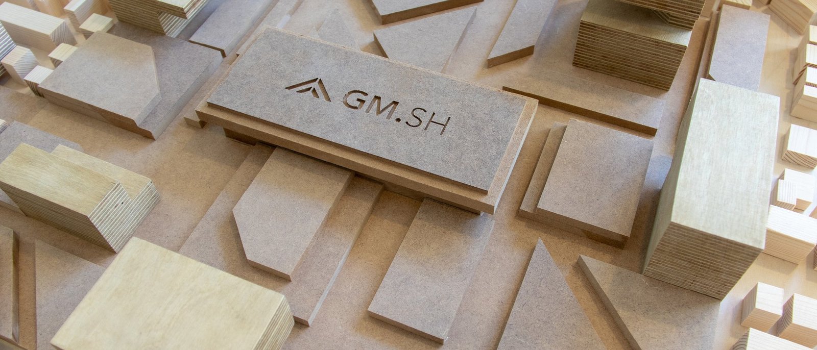 Holzmodell mit GMSH-Logo