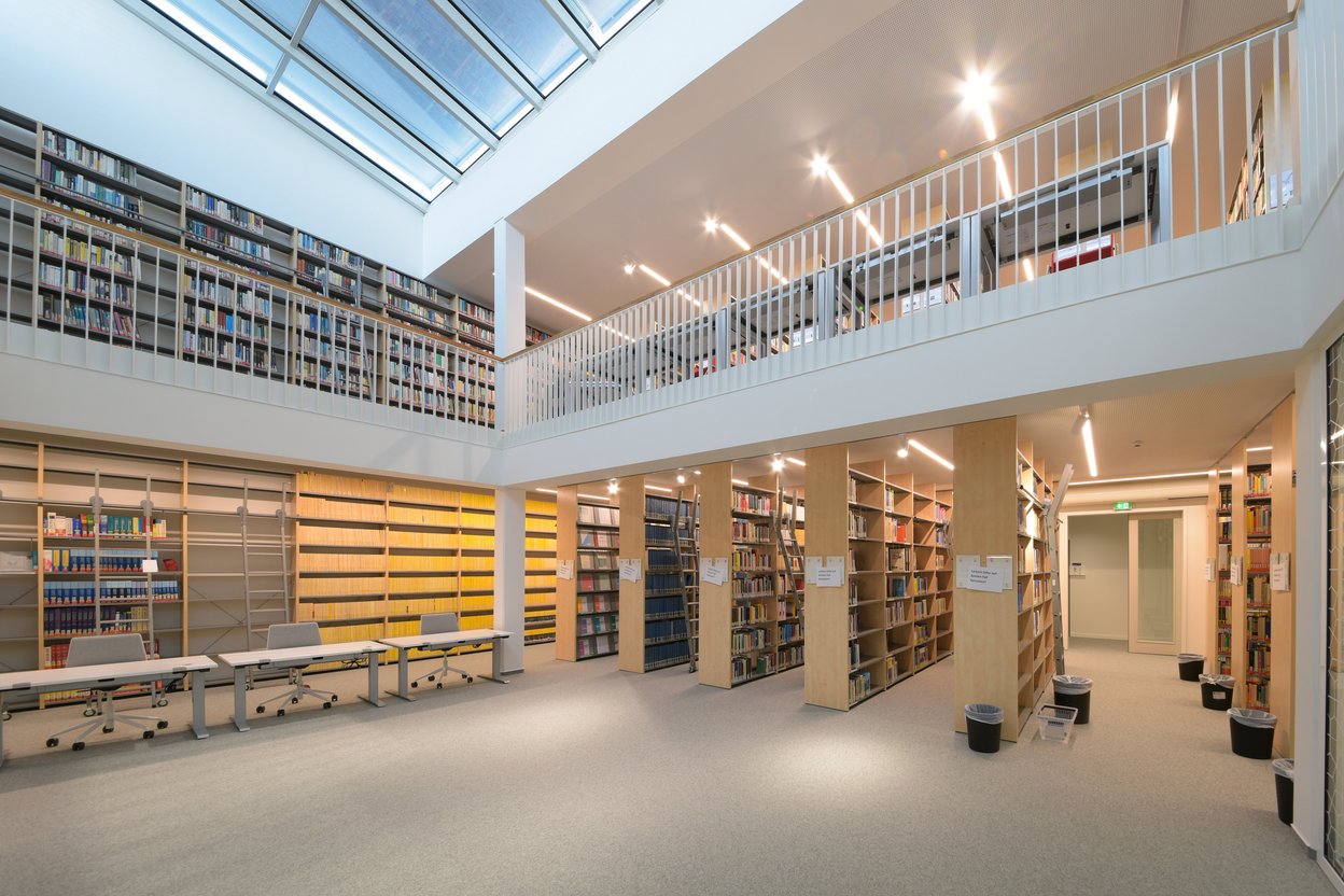Die Bibliothek des Mathematischen Seminars und des Instituts für Informatik