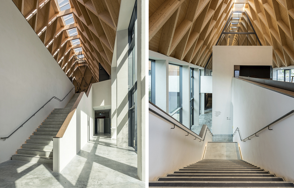 Treppe im Eingangsbereich vom Jahr100Haus. 